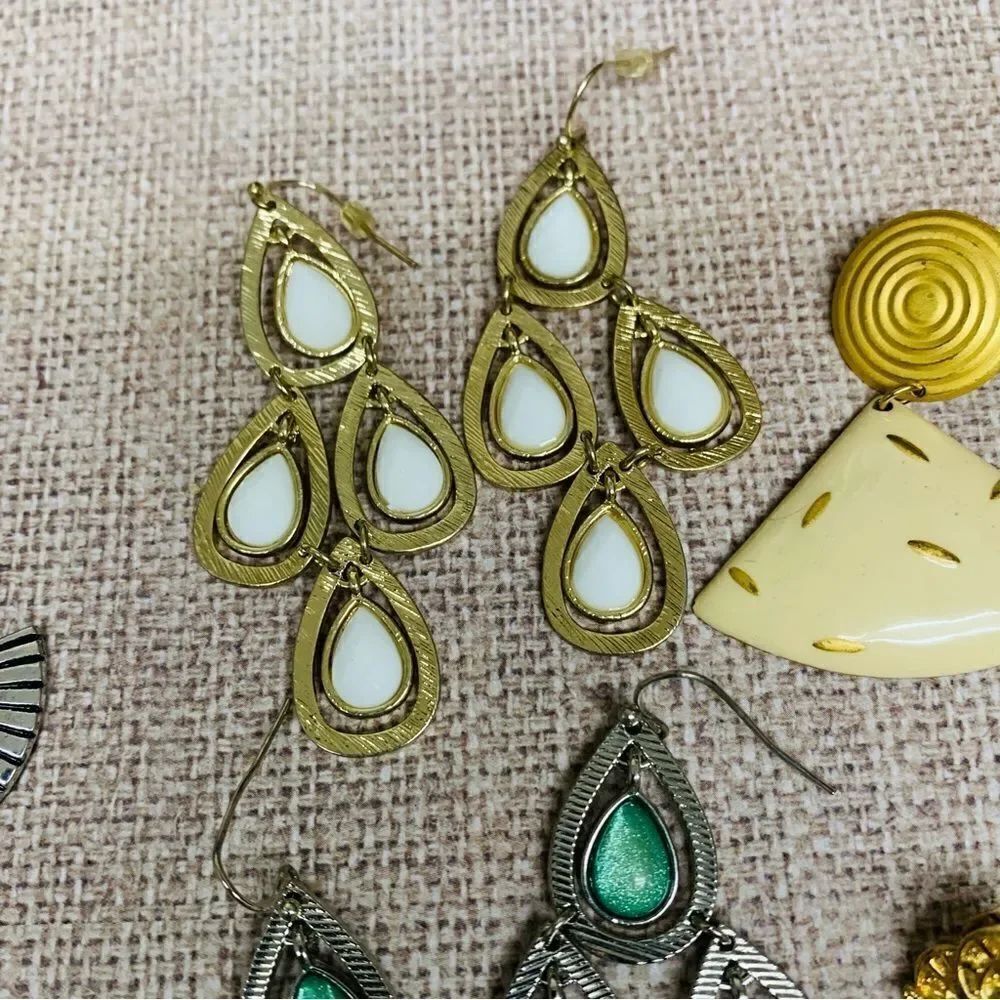 Earring Bundle‎  - Picture 3 of 6